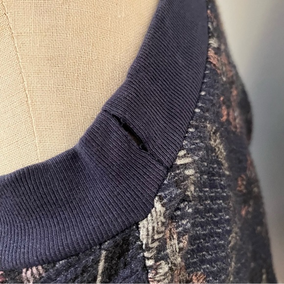 Sundance Women’s Blue Floral Waffle Knit Thermal Shirt Velvet Cuff Sz PXL - Picture 4 of 7